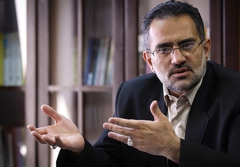 سیدمحمد حسینی در گفت‌وگو با ‌تسنیم: روحانی نخستین معترض قرارداد نفتی کرسنت بود/ برای کسی که در ‌ویلا زندگی می‌کند مسکن مهر ‌قوطی کبریت است