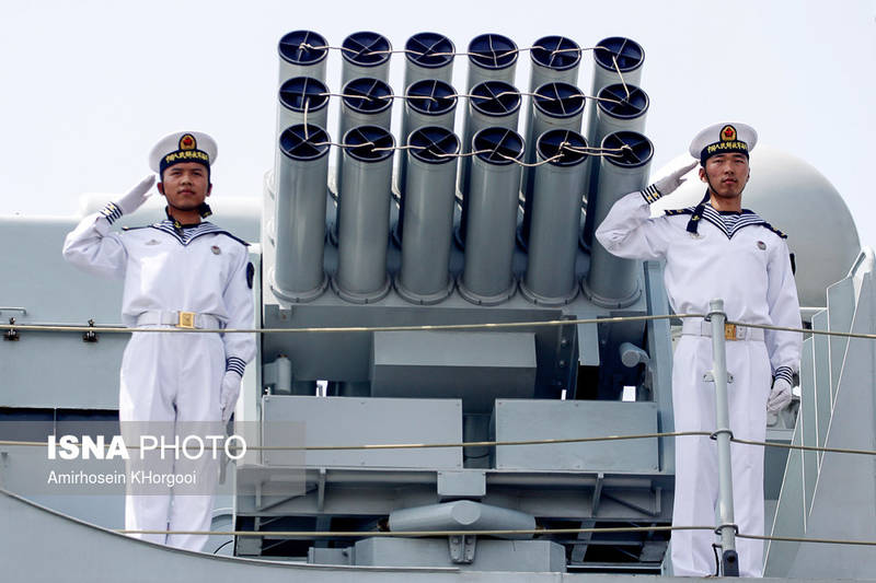 عکس/ پهلو گرفتن ناوگروه نیروی دریایی چین در بندرعباس